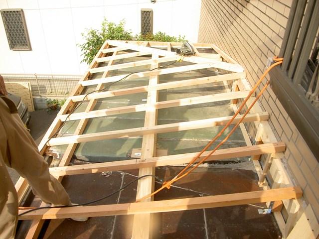 母屋・屋根垂木の施工。